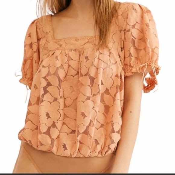 Free People Tops - Free People Peach Lace Inset Puff Sleeve Bodysuit Women’s Medium